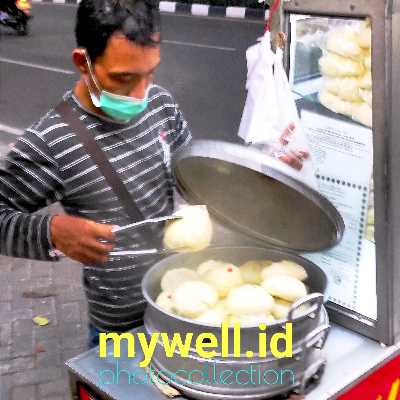 Usahakan untuk menyimpan makanan di dalam freezer dalam suhu yang konstan dan stabil, sekitar -18°C.
Tidak menyetel terlalu sering temperatur freezer, hindari membuka pintu freezer terlalu lama atau terlalu sering.