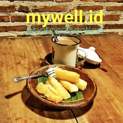 Ikan asap beku: ikan yang telah diolah dengan cara diasap kemudian dibekukan. Ikan asap beku dapat dimasak dengan berbagai cara seperti di panggang, di goreng, atau di rebus.
Kepiting beku: kepiting yang telah dibersihkan kemudian dibekukan. Kepiting beku dapat dimasak dengan berbagai cara seperti di rebus, di panggang, atau di goreng.