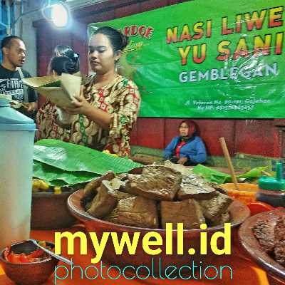 kalah bersaing dengan warung atau kios lainnya. Promosi itu tidak hanya waktu awal buka warung tetapi lebih dari itu yaitu harus promosi terus menerus....